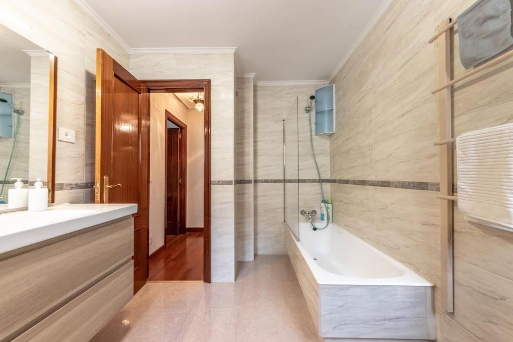 דירות Acogedor Piso En Santurtzi .Parking Privado מראה חיצוני תמונה